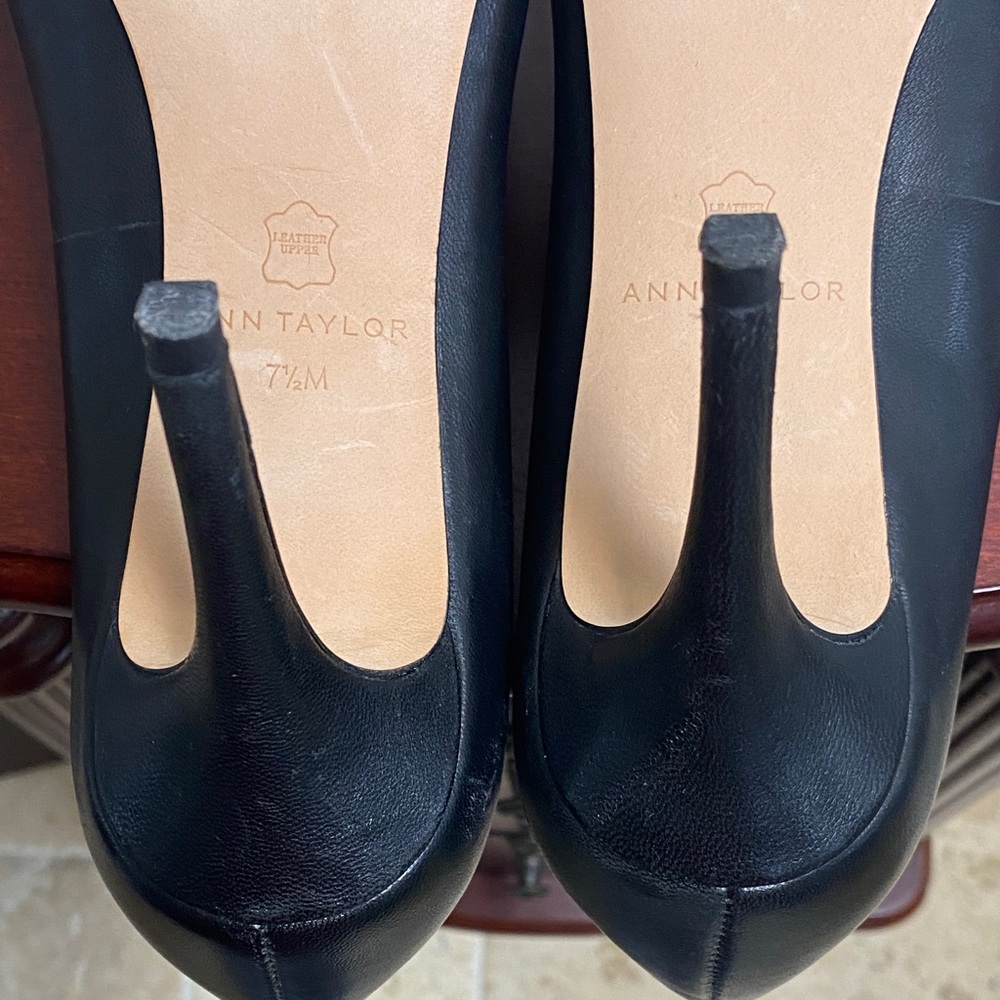 Ann Taylor Black Pointed Toe Heels - Picture 9 of 11